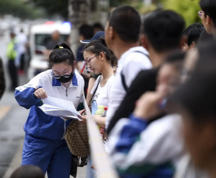 除了耐克还有哪些衣服适合在高考的时候穿-1